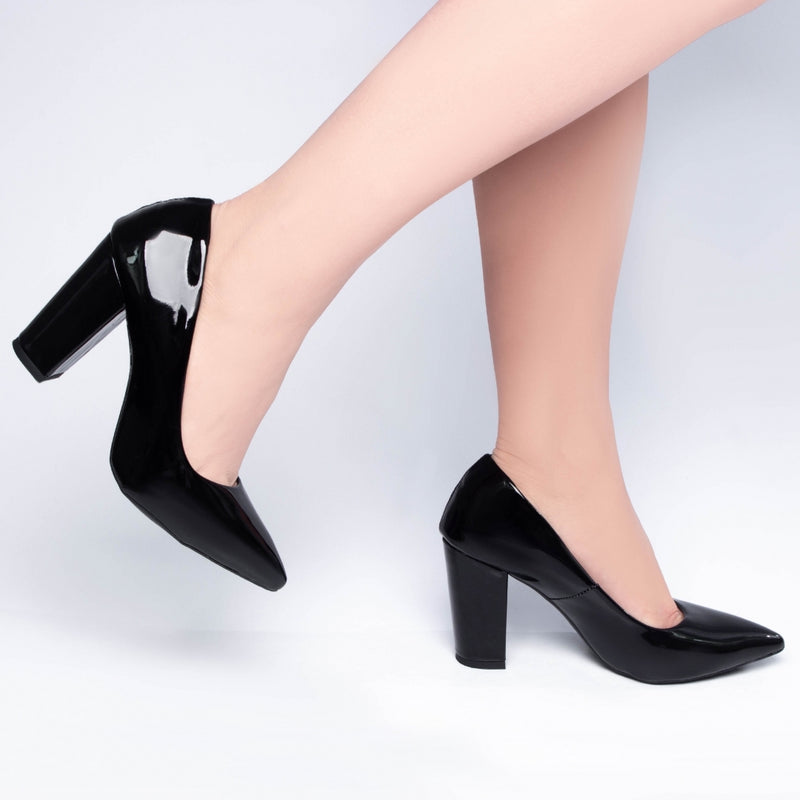 Calçado Feminino Scarpin Comfort em Verniz