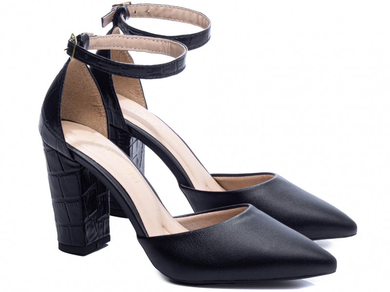 Calçado Feminino Scarpin em Napa e Salto Croco