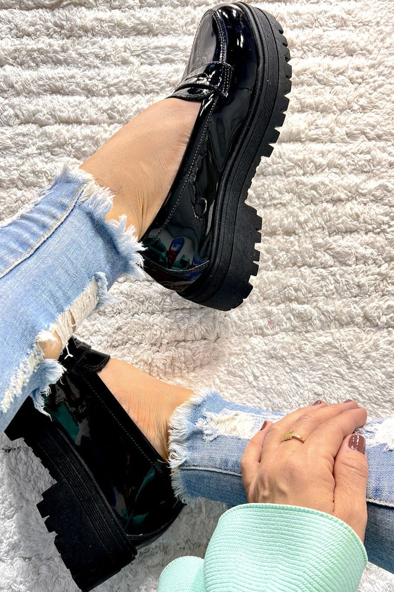 Mocassim Feminino em Verniz Tratorado