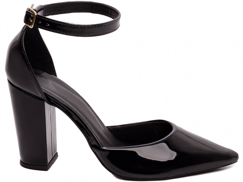 Calçado Feminino Scarpin em Verniz com Alça