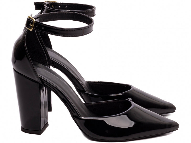 Calçado Feminino Scarpin em Verniz com Alça