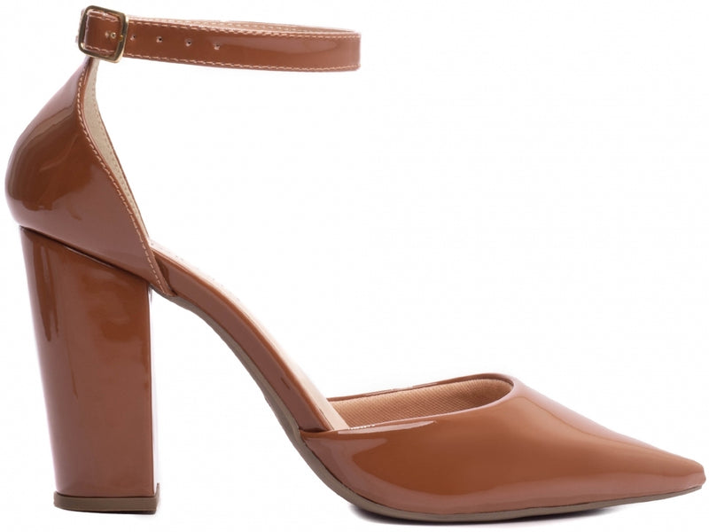 Calçado Feminino Scarpin em Verniz com Alça