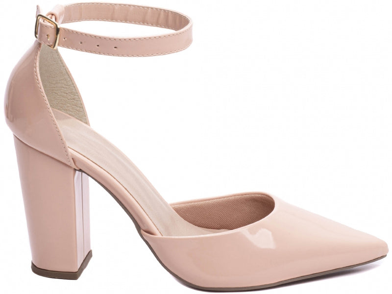 Calçado Feminino Scarpin em Verniz com Alça