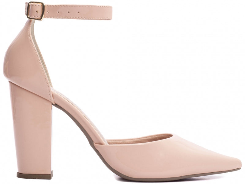 Calçado Feminino Scarpin em Verniz com Alça