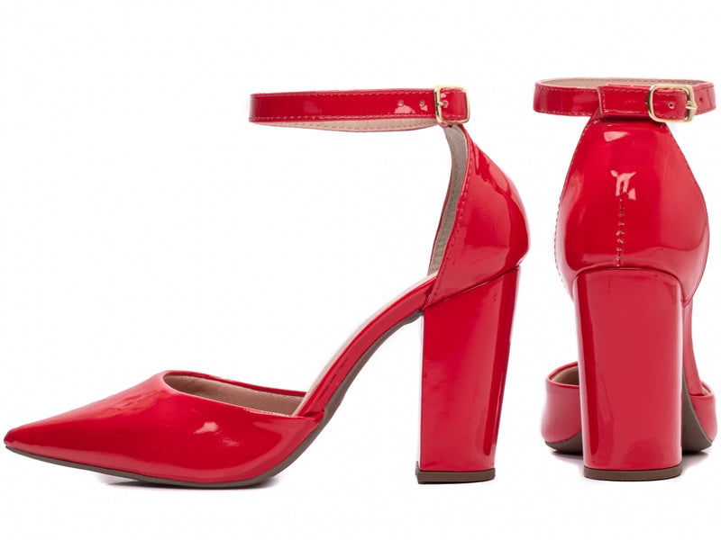 Calçado Feminino Scarpin em Verniz com Alça - Cores