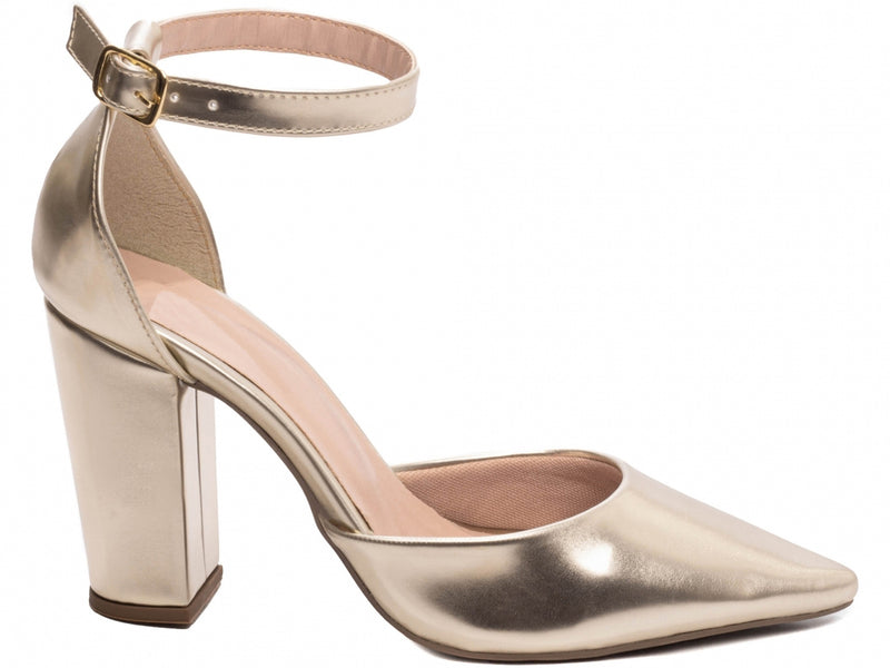 Calçado Feminino Scarpin em Verniz com Alça - Cores