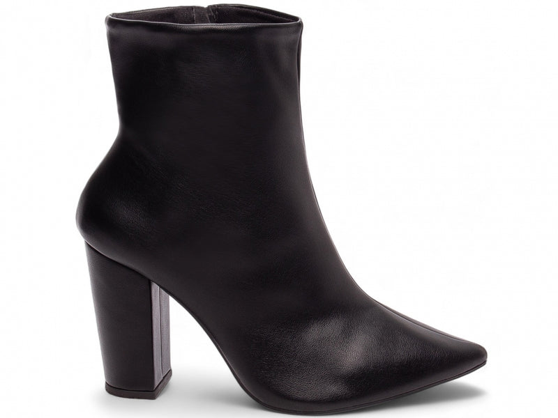 Bota Feminina em Napa ou Verniz Lisa com Fechamento em Zíper