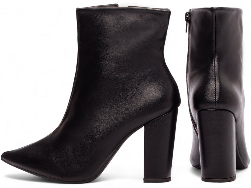 Bota Feminina em Napa ou Verniz Lisa com Fechamento em Zíper