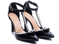 Calçado Feminino Scarpin em Verniz e Pérolas