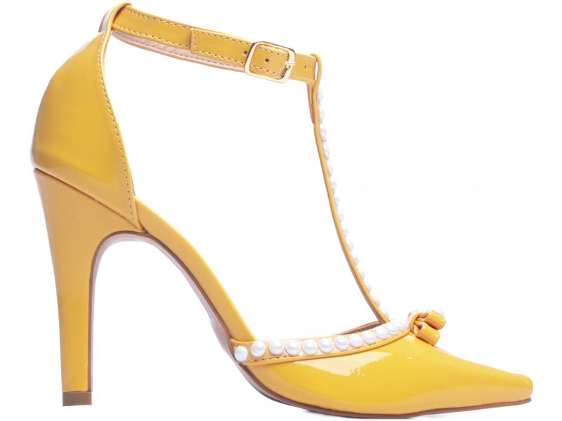 Calçado Feminino Scarpin em Verniz e Pérolas - Cores