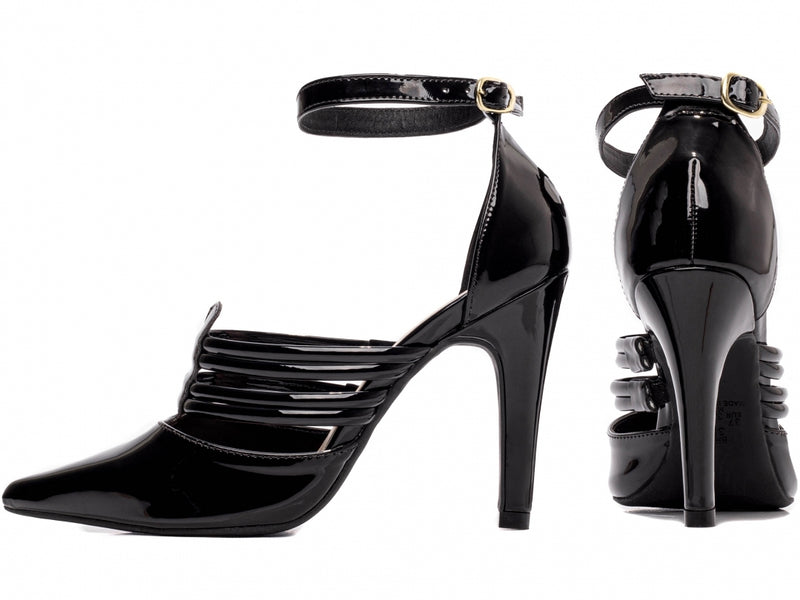 Calçado Feminino Scarpin com Tiras em Verniz