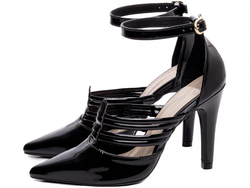Calçado Feminino Scarpin com Tiras em Verniz