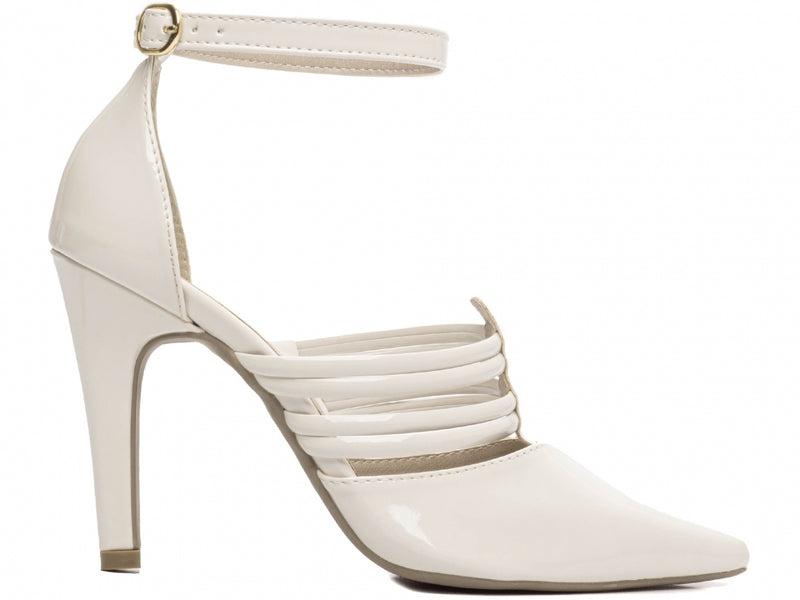 Calçado Feminino Scarpin com Tiras em Verniz