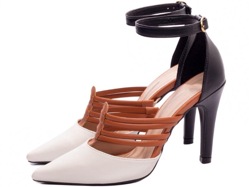 Calçado Feminino Scarpin em Napa Speechio Metalizado