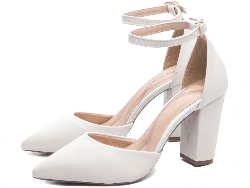 Calçado Feminino Scarpin em Napa e Salto Croco